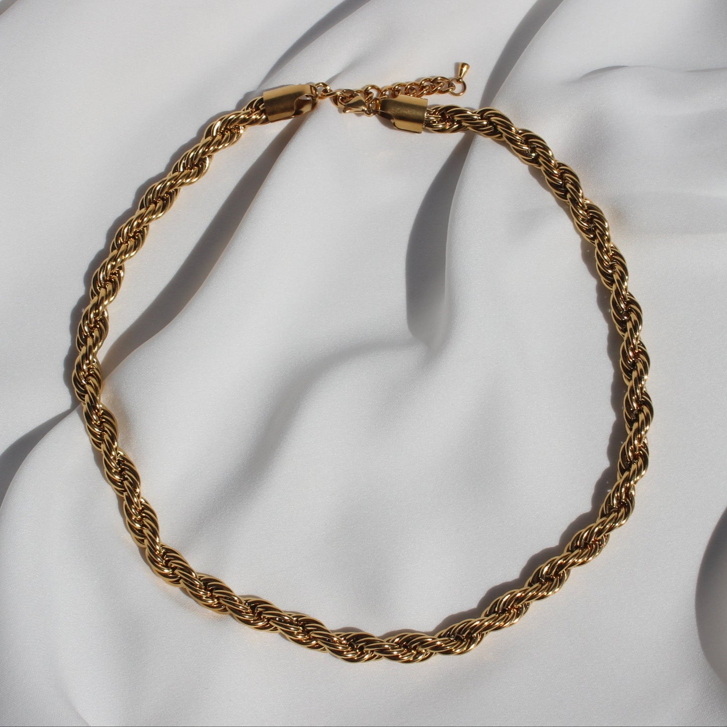 Twisted Chain Necklace
